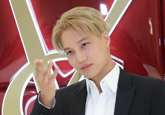 엑소 카이, 여심 으르렁하게 만드는 눈빛