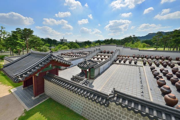 문 닫혔던 경복궁 장고 열린다…명인과 함께하는 '궁중 장 담그기'