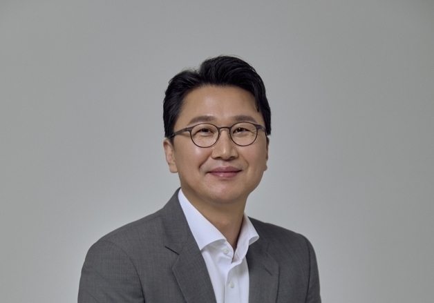 세라젬 창업주 이환성 회장, 이경수 대표 양자로 입양…지분 승계