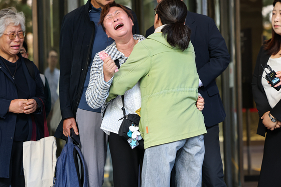 '아리셀 참사' 박순관 대표 징역 4년 확정…억울함 호소하는 유가족