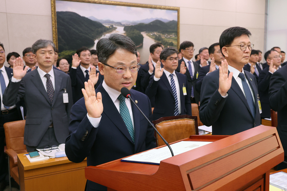 [국감] 선서하는 박은식 산림청장