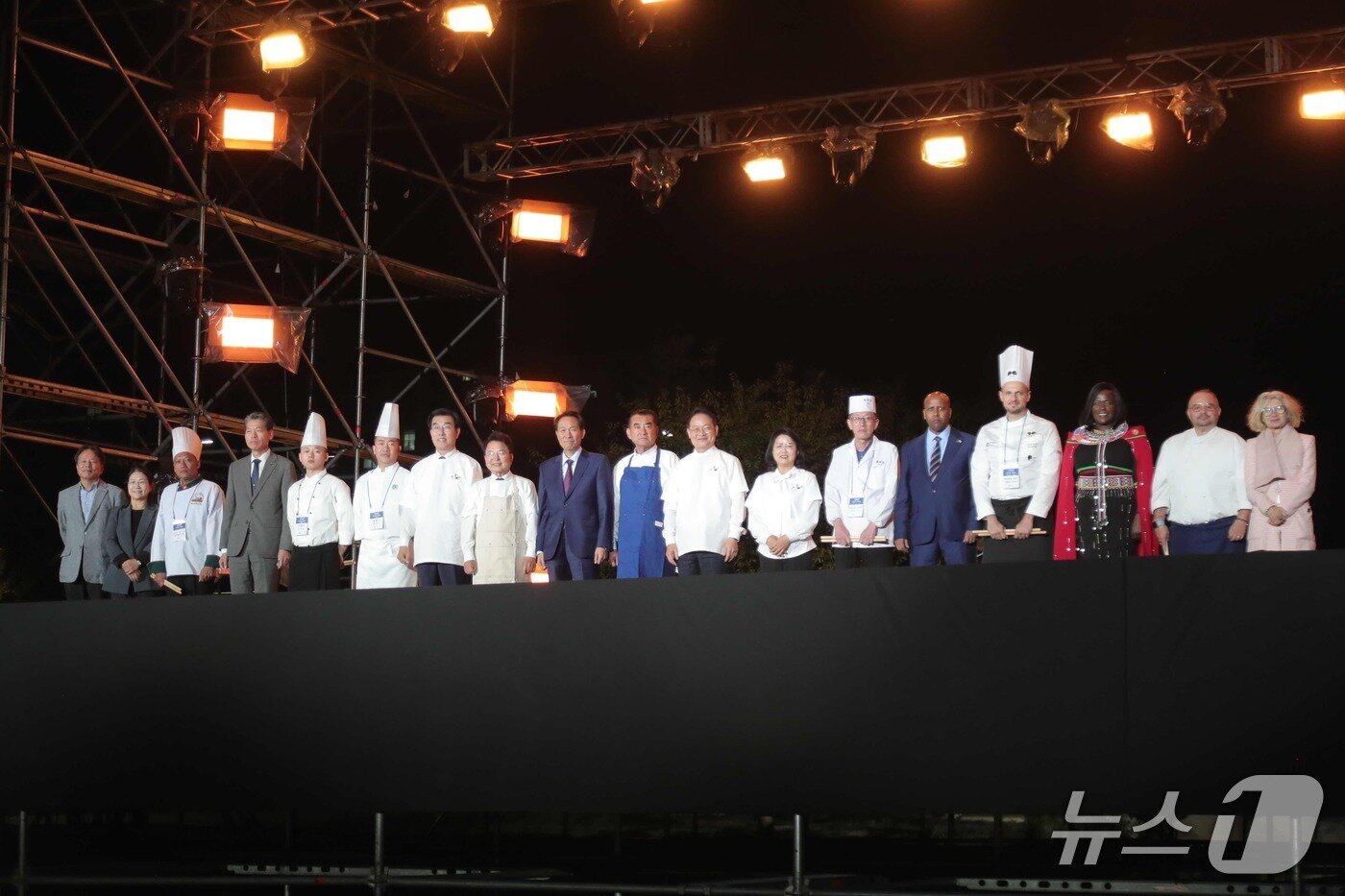본문 이미지 - 지난 14일 열린 '2026 춘천막국수닭갈비축제' 개막식.(춘천시 제공. 재판매 및 DB 금지) 