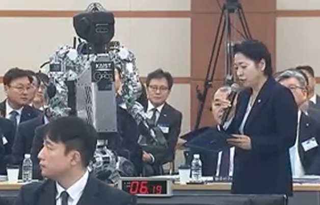 밀어도 안 넘어지고 문워크까지…KAIST 휴머노이드 국감장 등장