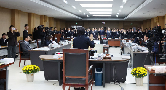 "조희대로 법원 불신" vs 野 "與가 법원 갑질"…법사위 국감 공방