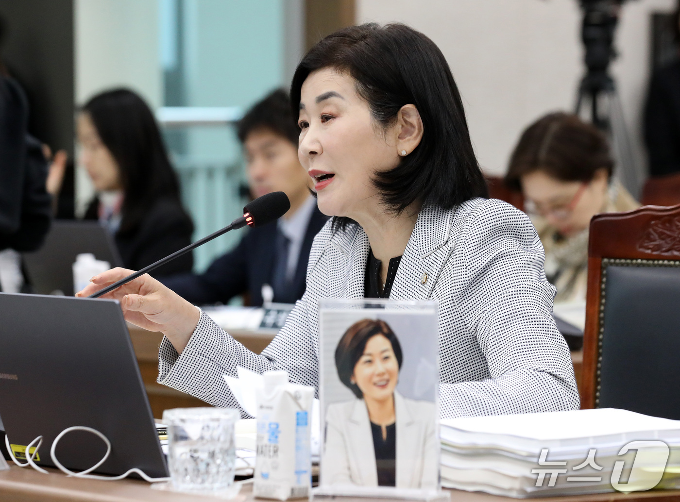 (부산=뉴스1) 윤일지 기자 = 김희정 국회 교육위원회 위원장이 20일 부산 부산진구 부산교육청에서 열린 교육위원회의 부산교육청·울산교육청·경남교육청·대구교육청·경북교육청·강원교육 …