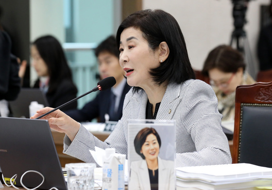 김희정 "특수학교 과밀화 대책 있나", 부산교육감 "개선 방안 찾겠다"