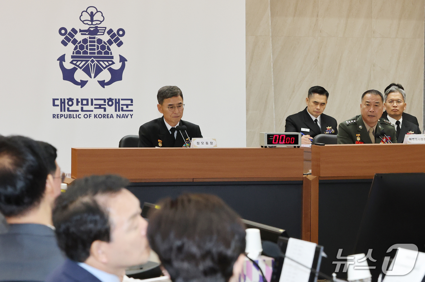 (계룡=뉴스1) 김기태 기자 = 주일석 해병대사령관이 20일 충남 계룡대에서 열린 국회 국방위원회의 해군본부에 대한 국정감사에서 질의에 답변하고 있다. 2026.10.20/뉴스1