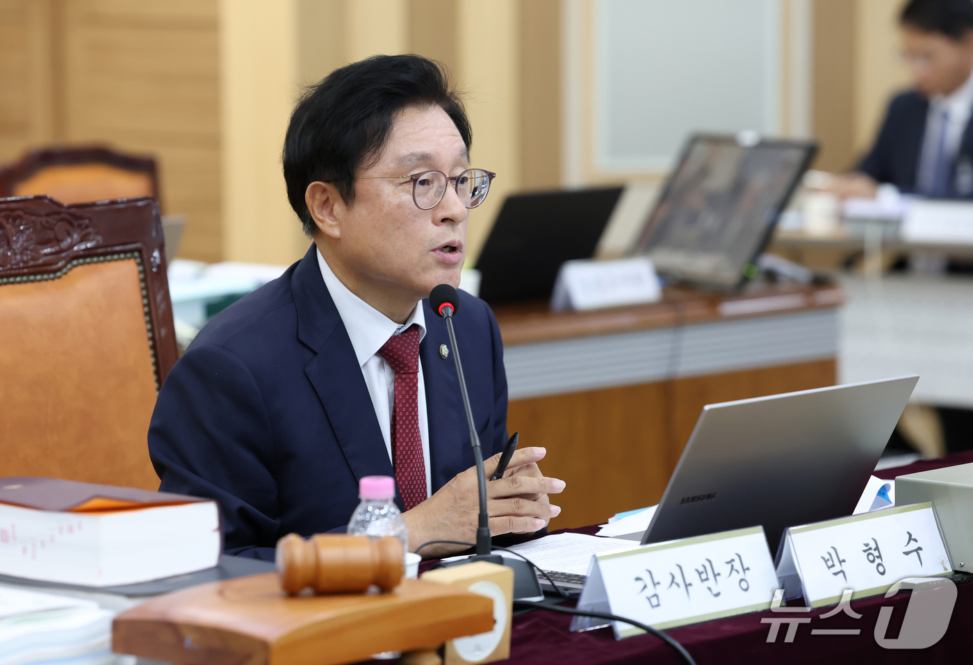 (대구=뉴스1) 공정식 기자 = 박형수 국민의힘 의원(감사반장)이 20일 대구 수성구 범어동 대구고등법원에서 열린 국회 법제사법위원회(법사위)의 대구고등·지방·가정·회생법원, 부산 …