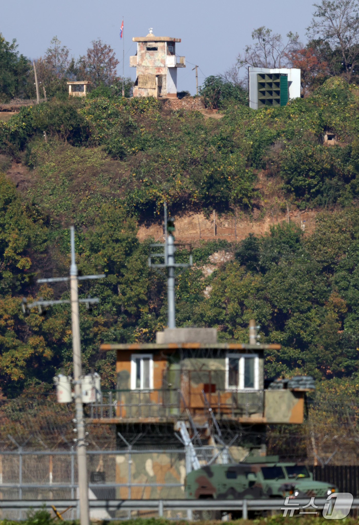 (파주=뉴스1) 김명섭 기자 = 20일 경기도 파주시 자유로에서 바라본 북한 지역에 확성기가 보이고  있다. 지난 19일  김여정 북한 노동당 총무부장이 군사분계선(MDL) 침범에 …