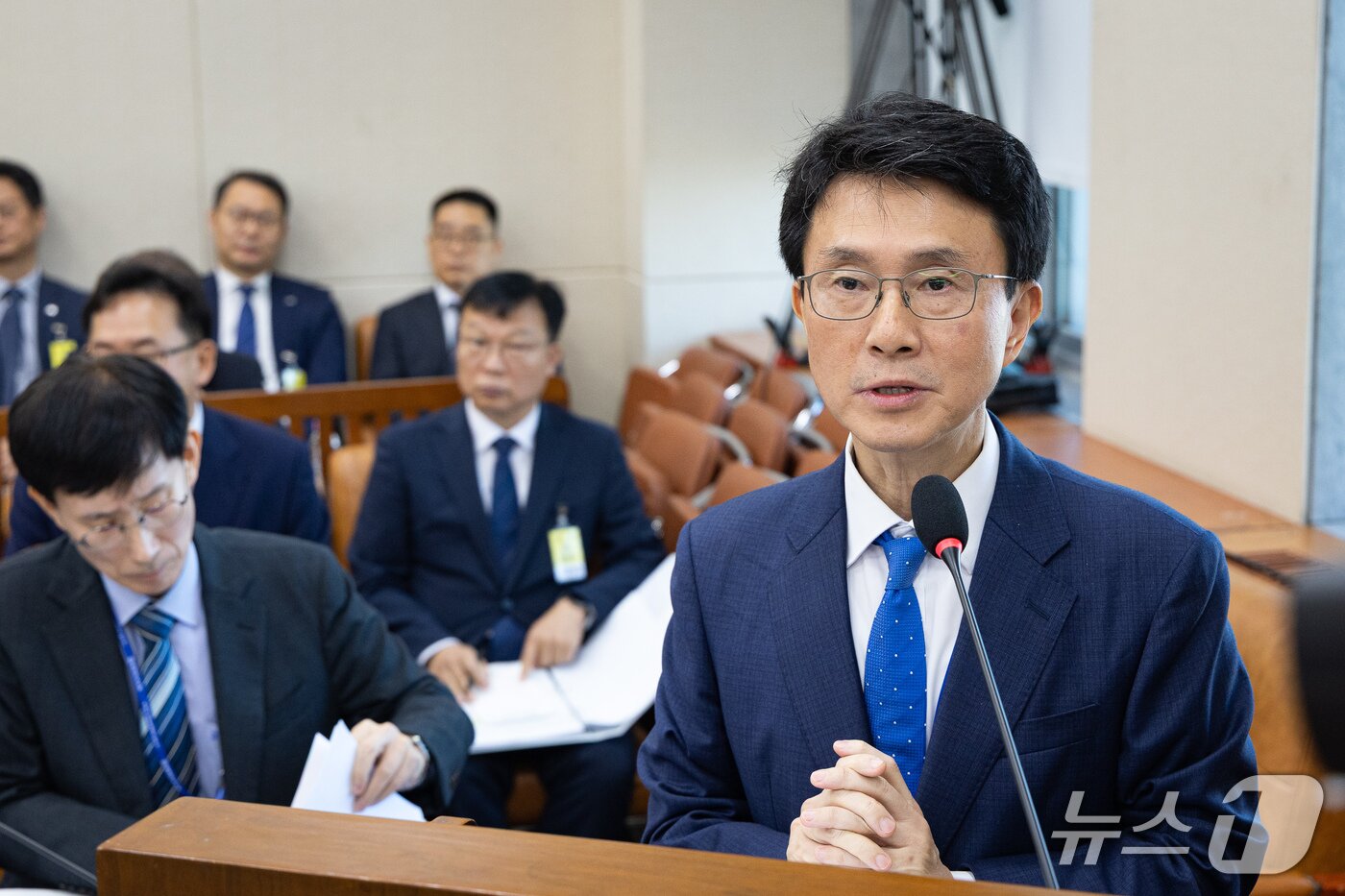 본문 이미지 - 박종원 한미전략투자공사 사장이 20일 서울 여의도 국회에서 열린 재정경제기획위원회의 한국수출입은행 등에 대한 국정감사에 출석해 인사말 및 업무보고를 하고 있다. 2026.10.20 ⓒ 뉴스1 유승관 기자