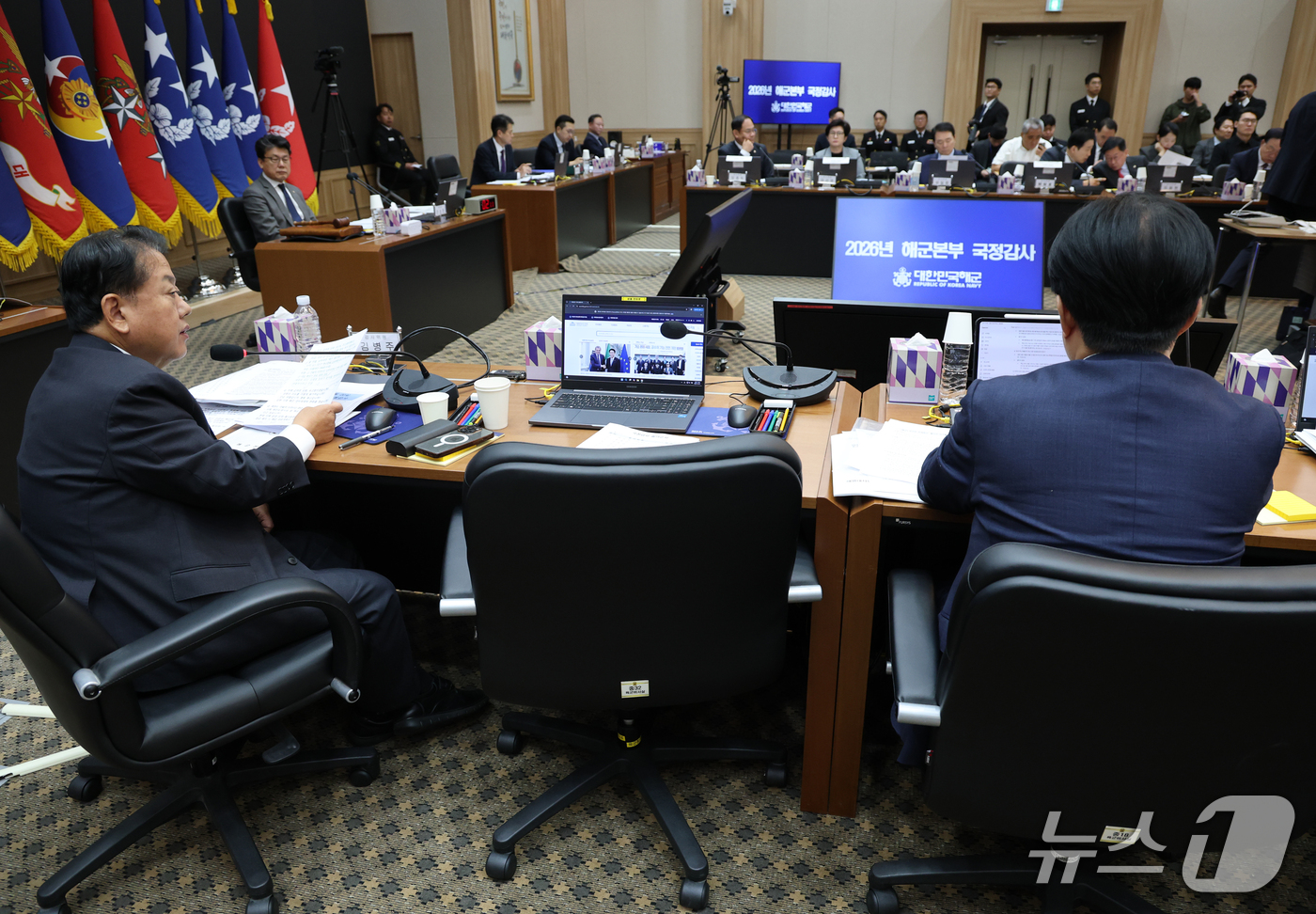 (계룡=뉴스1) 김기태 기자 = 20일 충남 계룡대에서 열린 국회 국방위원회의 해군본부에 대한 국정감사에서 김민석 더불어민주당 의원 자리가 비어 있다. 2026.10.20/뉴스1