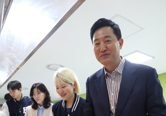 오세훈 서울시장, 홍익대학교 학생식당 방문