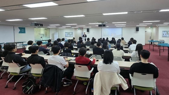 강원랜드, 카지노 딜러 청년인턴 50명 선발…채용 가점 최대 3%