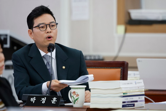 박정훈 "윤리·법의식 결여" vs 천호성 전북교육감 "법 위반 안 해"(종합)
