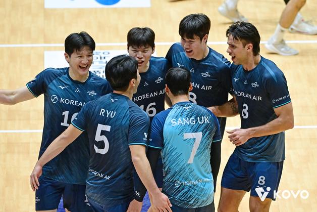 '케트진스키 24점' 대한항공, KOVO컵서 OK꺾고 2연승…4강 눈앞