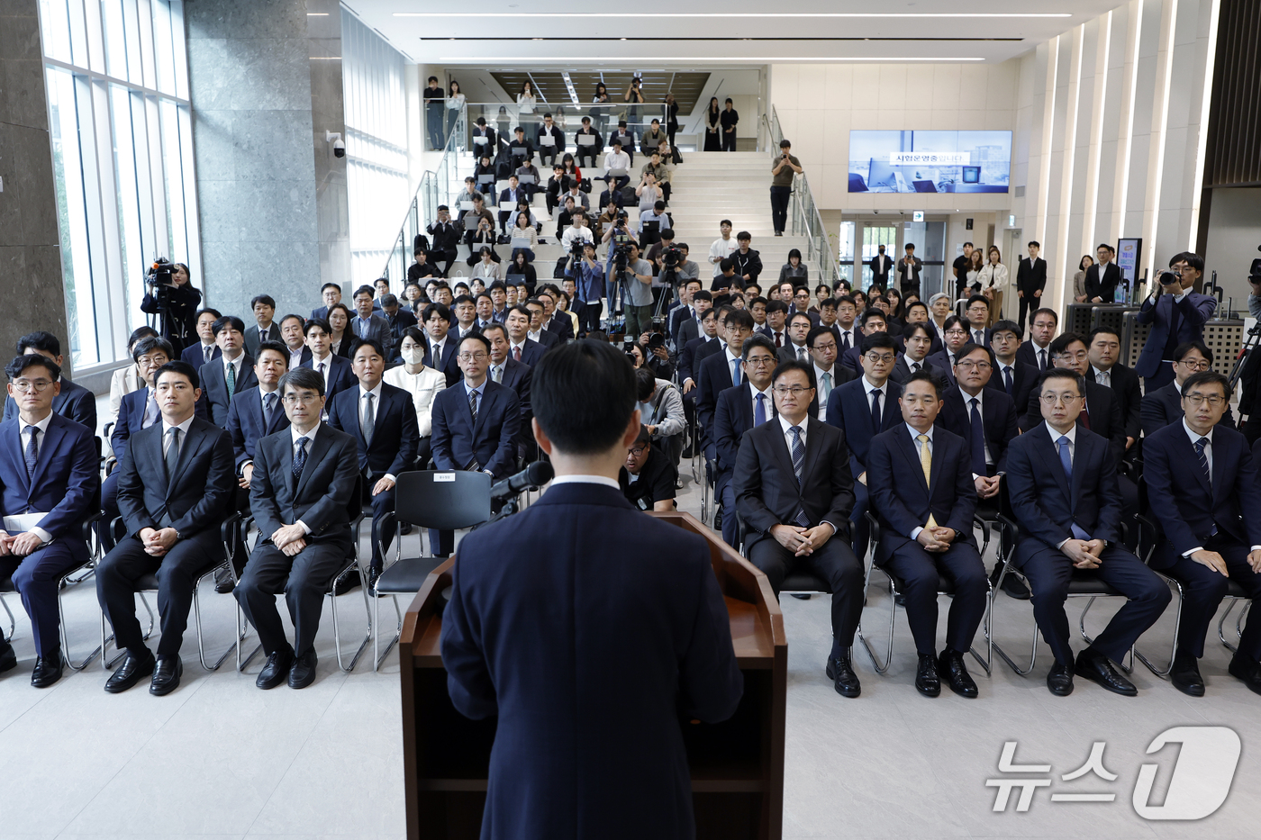 (서울=뉴스1) 박정호 기자 = 김지용 중수청장이 20일 오후 서울시 중구 수표동 중대범죄수사청에서 열린 초대 중대범죄수사청장 취임식에서 취임사를 하고 있다. 2026.10.20/ …