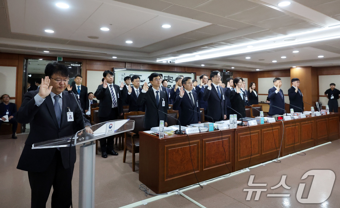 (광주=뉴스1) 박지현 기자 = 김태훈 대전광역공소창장이 20일 전남광주통합특별시 동구 지산동 광주광역공소청에서 열린 국회 법제사법위원회(법사위)의 대전광역·대전지방공소청, 광주광 …