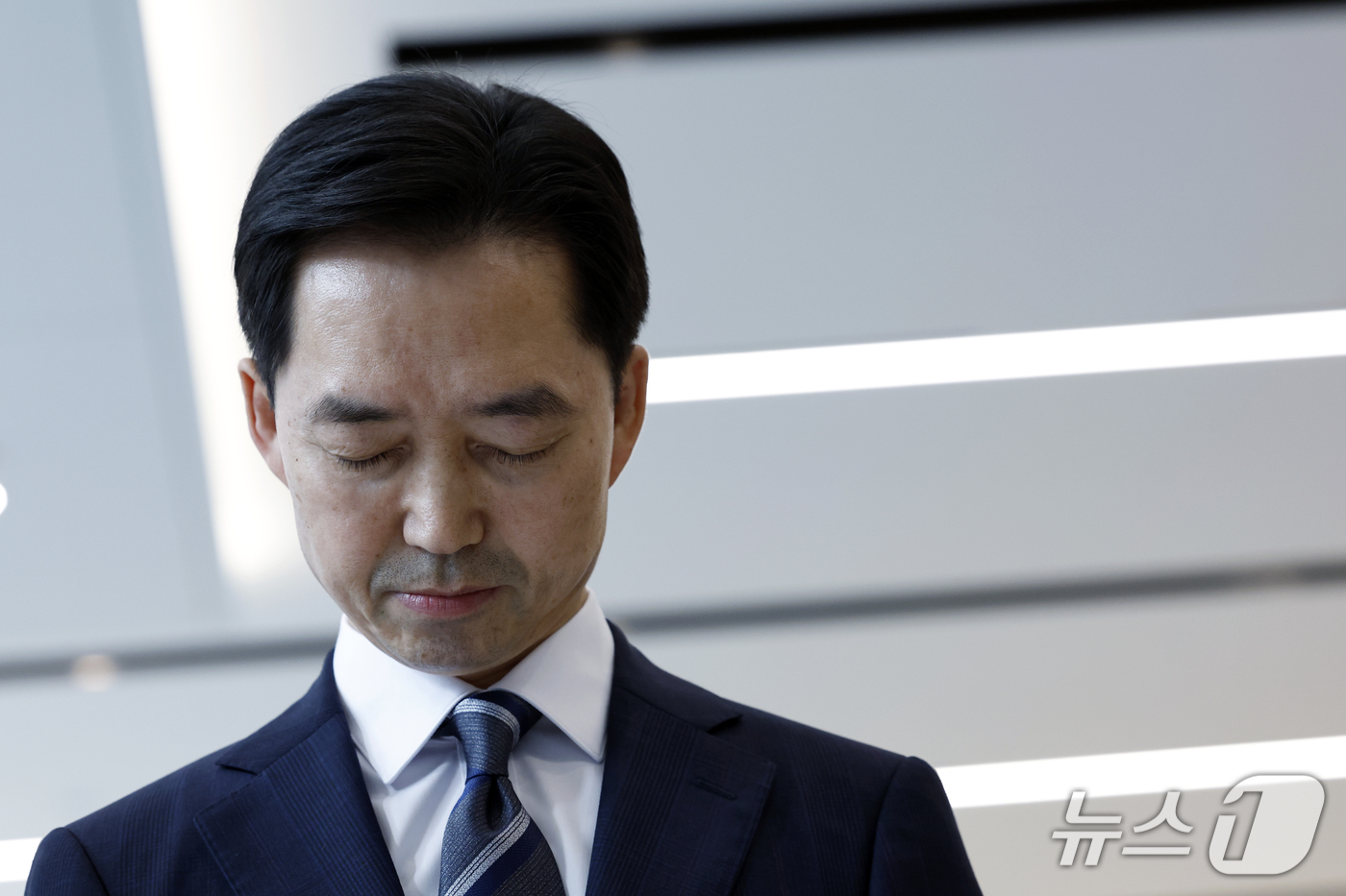 김지용 초대 중대범죄수사청장 취임식 묵념 현장 사진