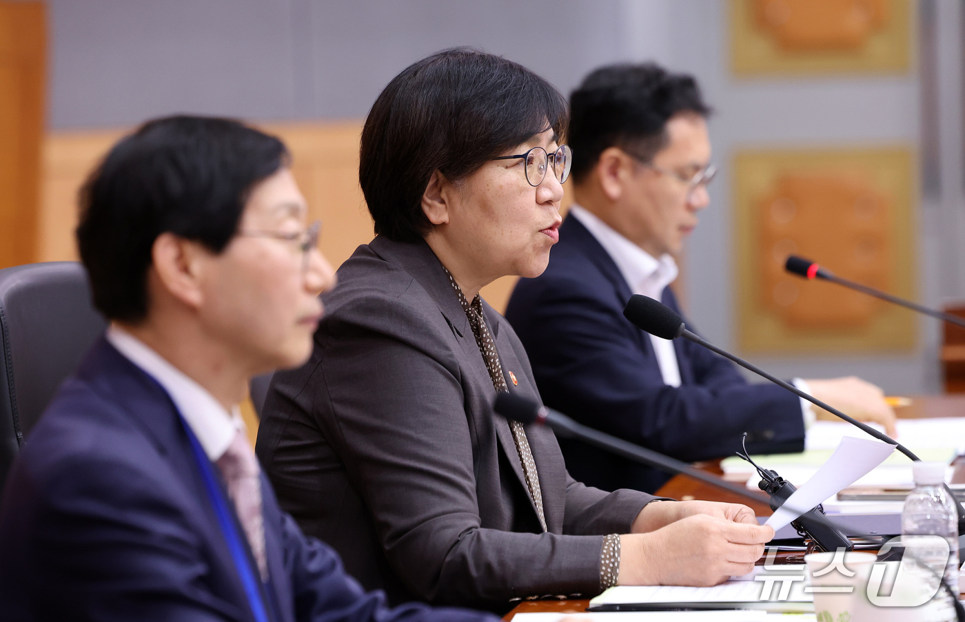 (서울=뉴스1) 김성진 기자 = 정은경 보건복지부 장관이 20일 서울 종로구 정부서울청사에서 열린 2026년도 제7차 국민연금기금운용위원회에서 모두발언을 하고 있다. 2026.10 …