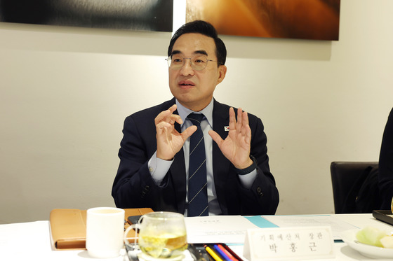 박홍근 "1400조 정부기금 수익성 높여야"…미래대응기금 운용체계 구축