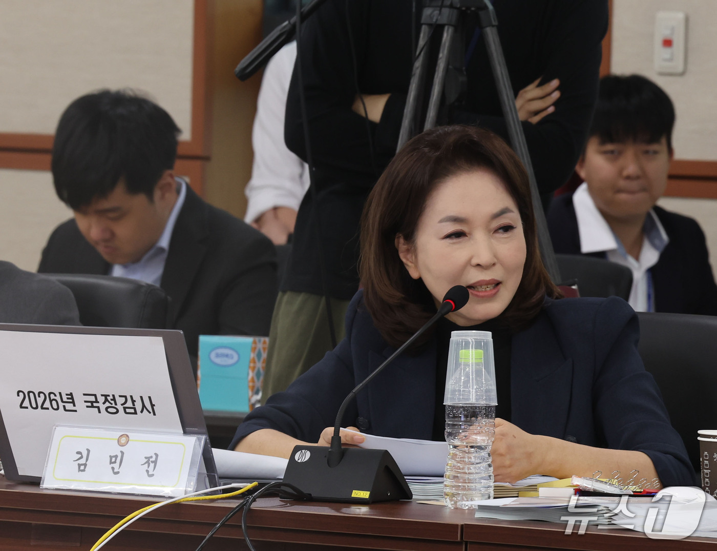 (광주=뉴스1) 박지현 기자 = 김민전 국민의힘 의원이 20일 전남광주통합특별시 동구 지산동 광주광역공소청에서 열린 국회 법제사법위원회(법사위)의 대전광역·대전지방공소청, 광주광역 …