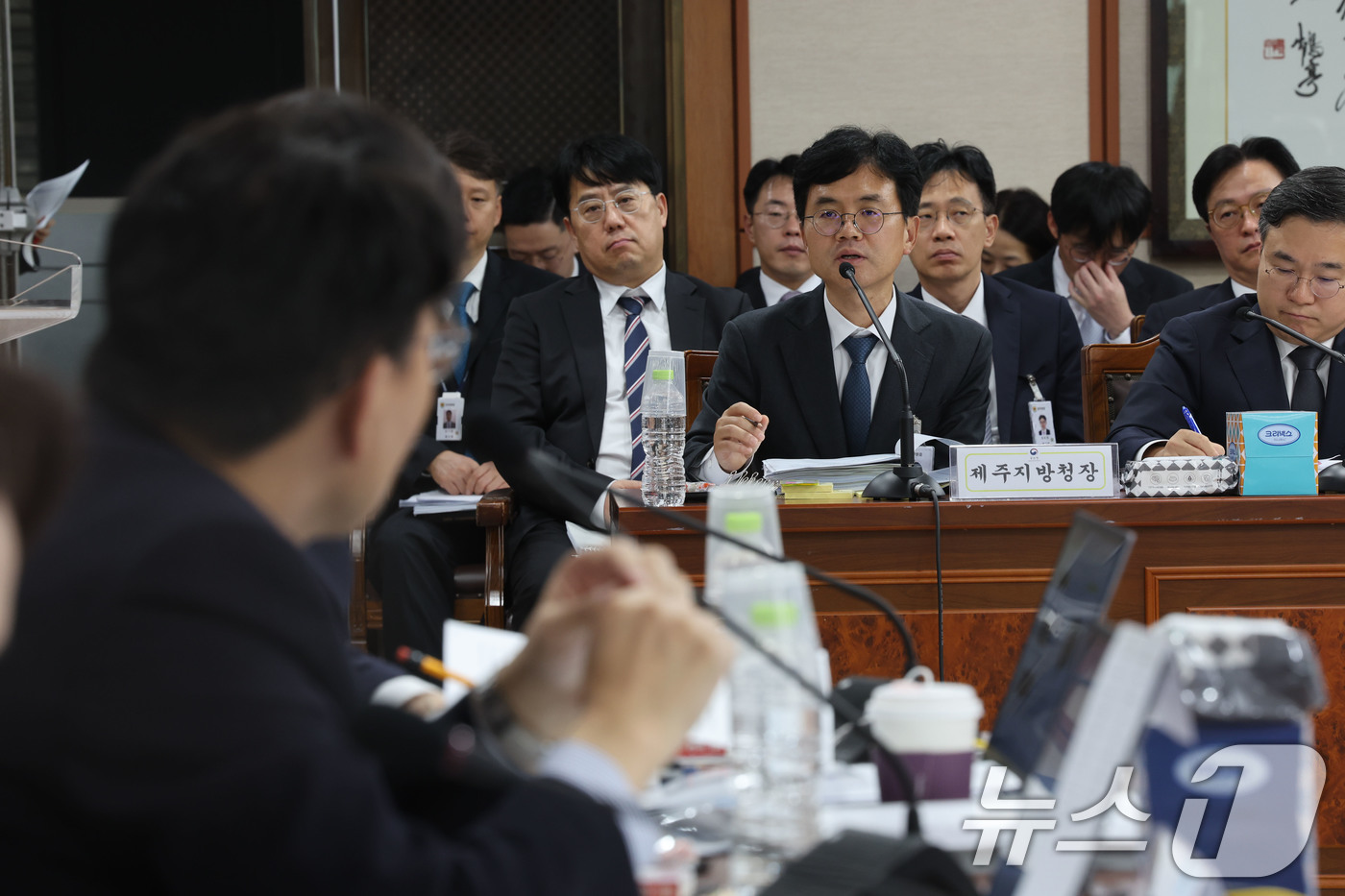 (광주=뉴스1) 박지현 기자 = 신대경 제주지방공소청장이 20일 전남광주통합특별시 동구 지산동 광주광역공소청에서 열린 국회 법제사법위원회(법사위)의 대전광역·대전지방공소청, 광주광 …