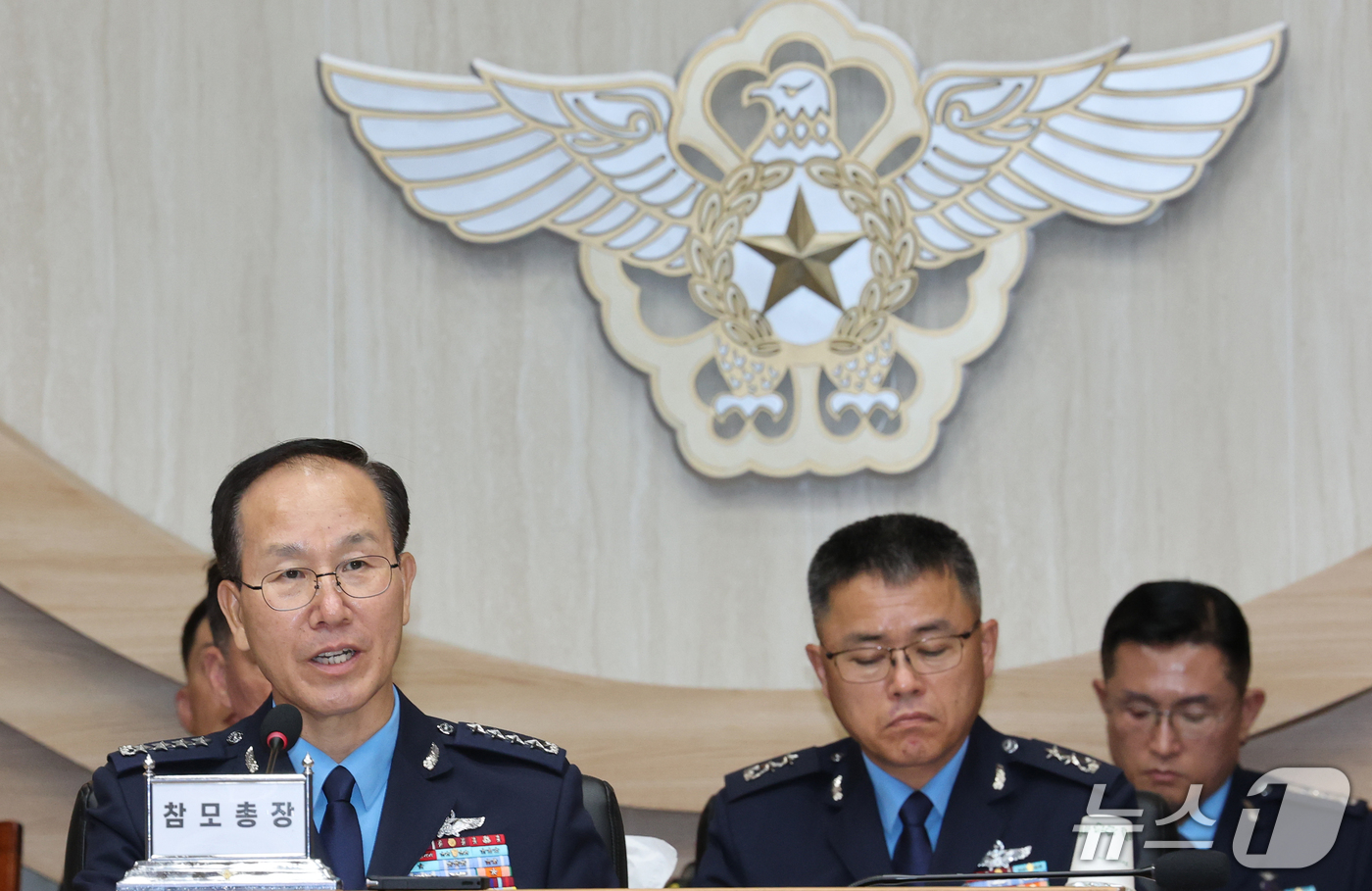 (계룡=뉴스1) 김기태 기자 = 손석락 공군 참모총장이 20일 충남 계룡대에서 열린 국회 국방위원회의 공군본부에 대한 국정감사에서 답변하고 있다. 2026.10.20/뉴스1