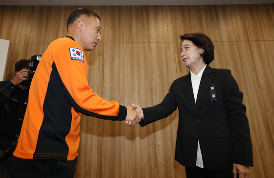 소방관들 만난 추미애 경기도지사