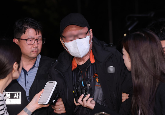 경찰, 역삼동 건물 연쇄방화 70대 압송…"특허 냈는데 사기 쳐서"