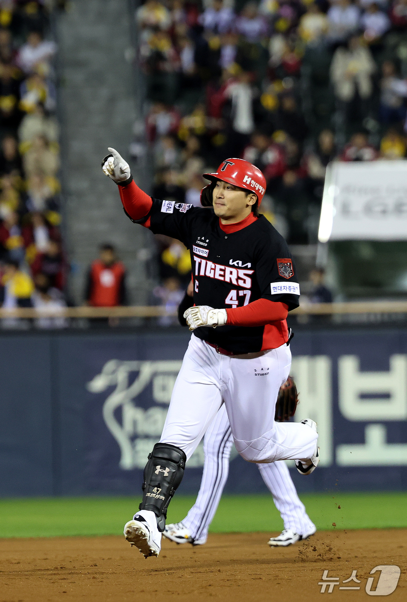 (서울=뉴스1) 박지혜 기자 = 20일 오후 서울 잠실야구장에서 열린 프로야구 2026 신한 SOL KBO 포스트시즌 준플레이오프 3차전 KIA 타이거즈와 LG 트윈스의 경기, 2 …