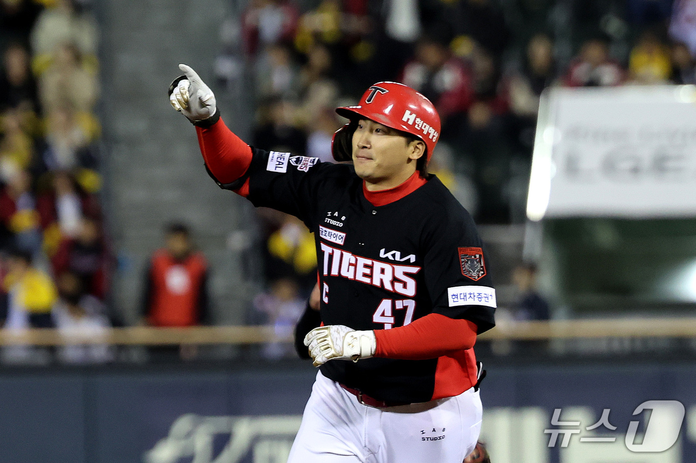 (서울=뉴스1) 박지혜 기자 = 20일 오후 서울 잠실야구장에서 열린 프로야구 2026 신한 SOL KBO 포스트시즌 준플레이오프 3차전 KIA 타이거즈와 LG 트윈스의 경기, 2 …