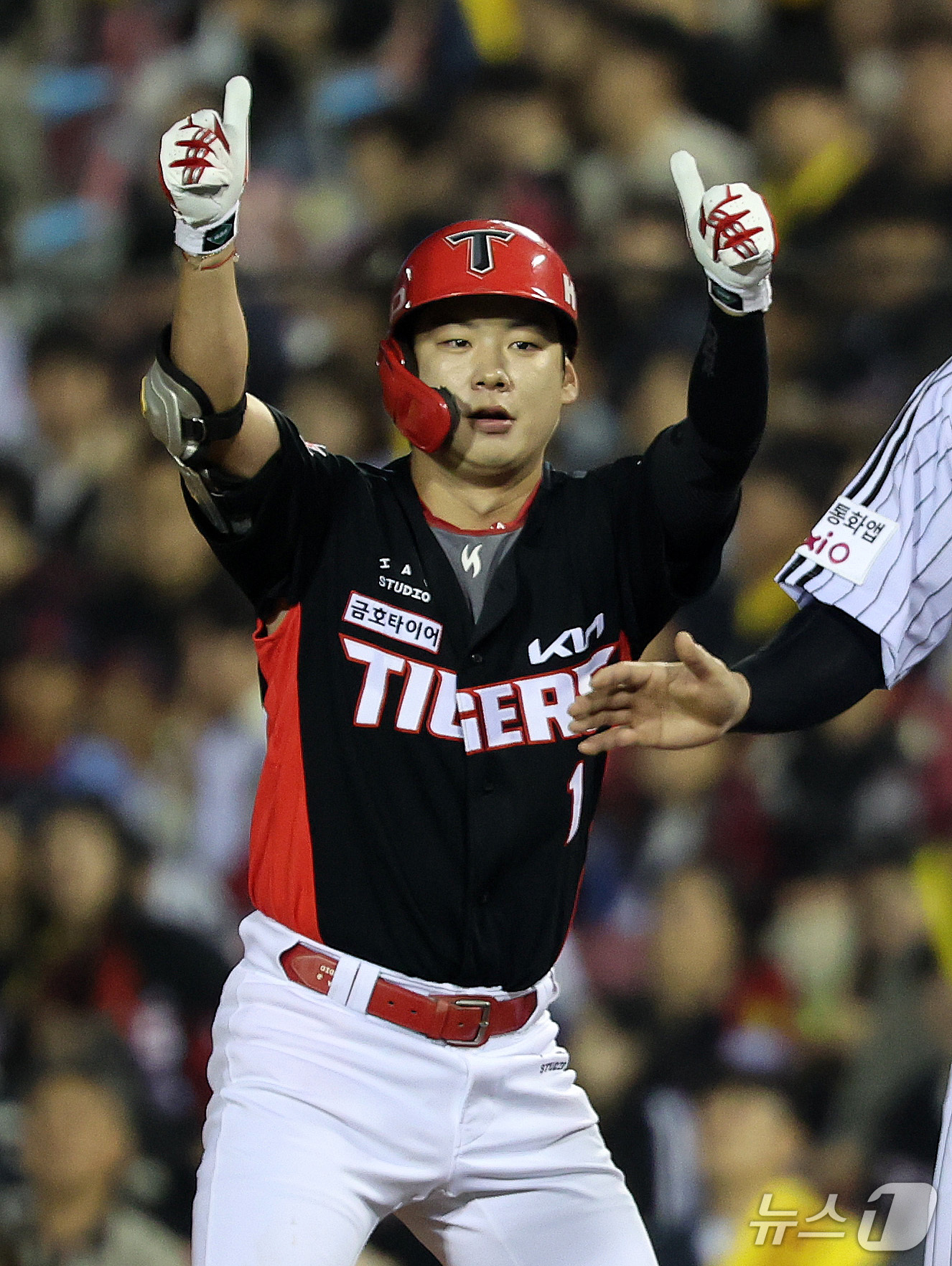 (서울=뉴스1) 박지혜 기자 = 20일 오후 서울 잠실야구장에서 열린 프로야구 2026 신한 SOL KBO 포스트시즌 준플레이오프 3차전 KIA 타이거즈와 LG 트윈스의 경기, 2 …