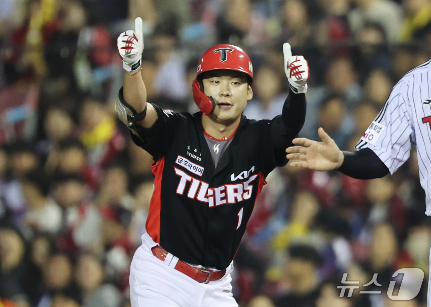 (서울=뉴스1) 박지혜 기자 = 20일 오후 서울 잠실야구장에서 열린 프로야구 2026 신한 SOL KBO 포스트시즌 준플레이오프 3차전 KIA 타이거즈와 LG 트윈스의 경기, 2 …