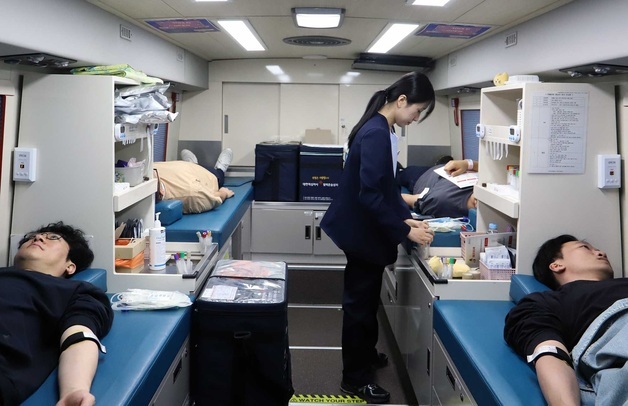 "임직원 팔 걷었다"…공영홈쇼핑, 혈액 수급 불안에 헌혈 동참