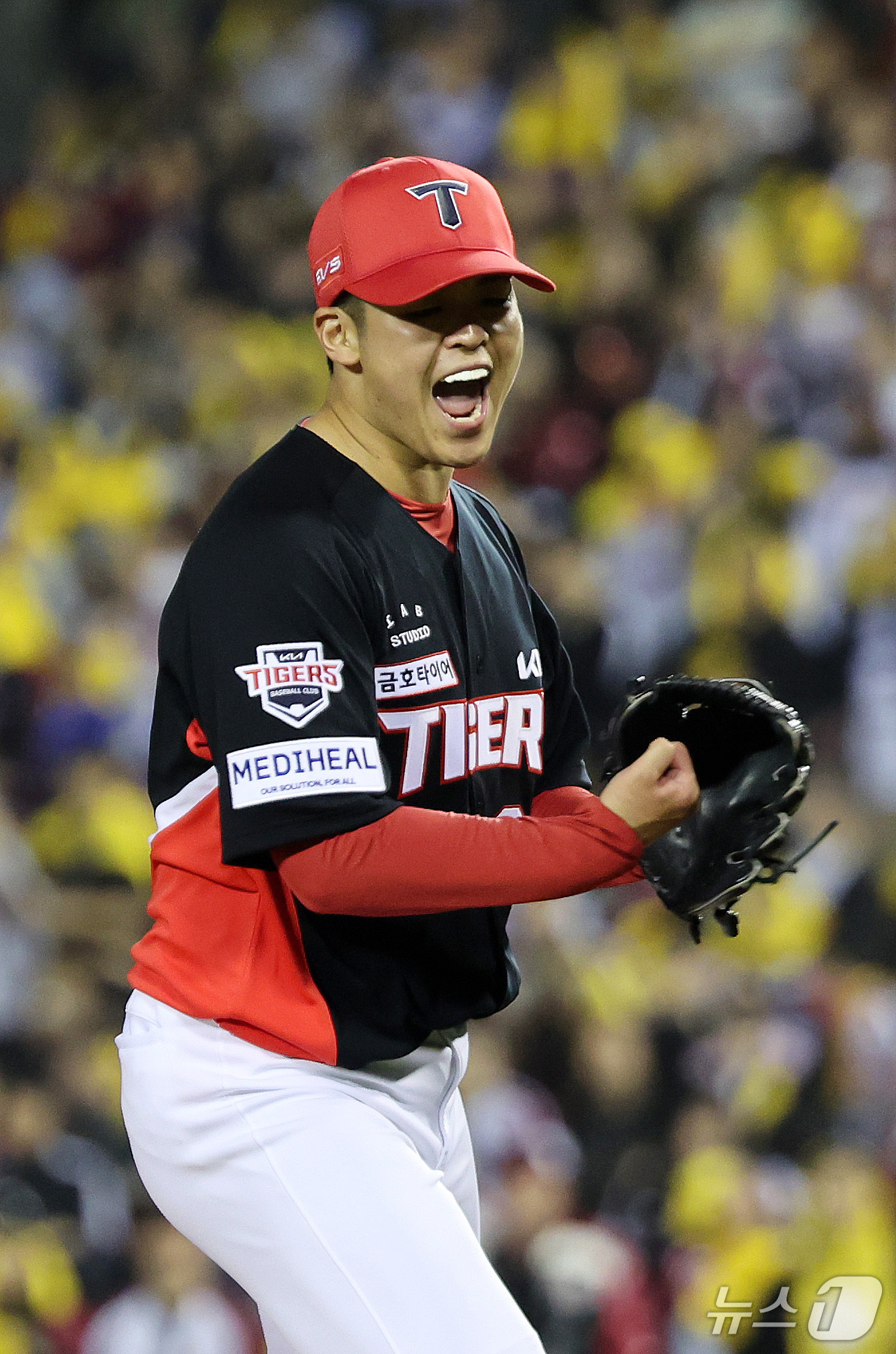 (서울=뉴스1) 박지혜 기자 = 20일 오후 서울 잠실야구장에서 열린 프로야구 2026 신한 SOL KBO 포스트시즌 준플레이오프 3차전 KIA 타이거즈와 LG 트윈스의 경기에서 …