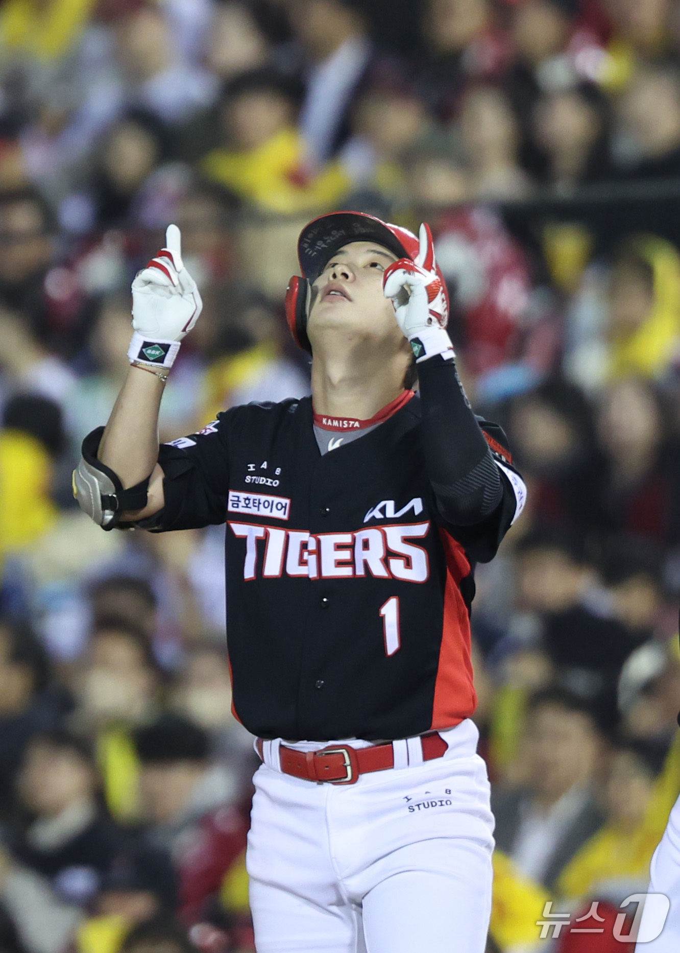 (서울=뉴스1) 박지혜 기자 = 20일 오후 서울 잠실야구장에서 열린 프로야구 2026 신한 SOL KBO 포스트시즌 준플레이오프 3차전 KIA 타이거즈와 LG 트윈스의 경기 5회 …