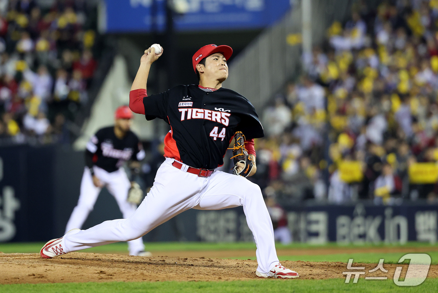 (서울=뉴스1) 박지혜 기자 = 20일 오후 서울 잠실야구장에서 열린 프로야구 2026 신한 SOL KBO 포스트시즌 준플레이오프 3차전 KIA 타이거즈와 LG 트윈스의 경기, 7 …