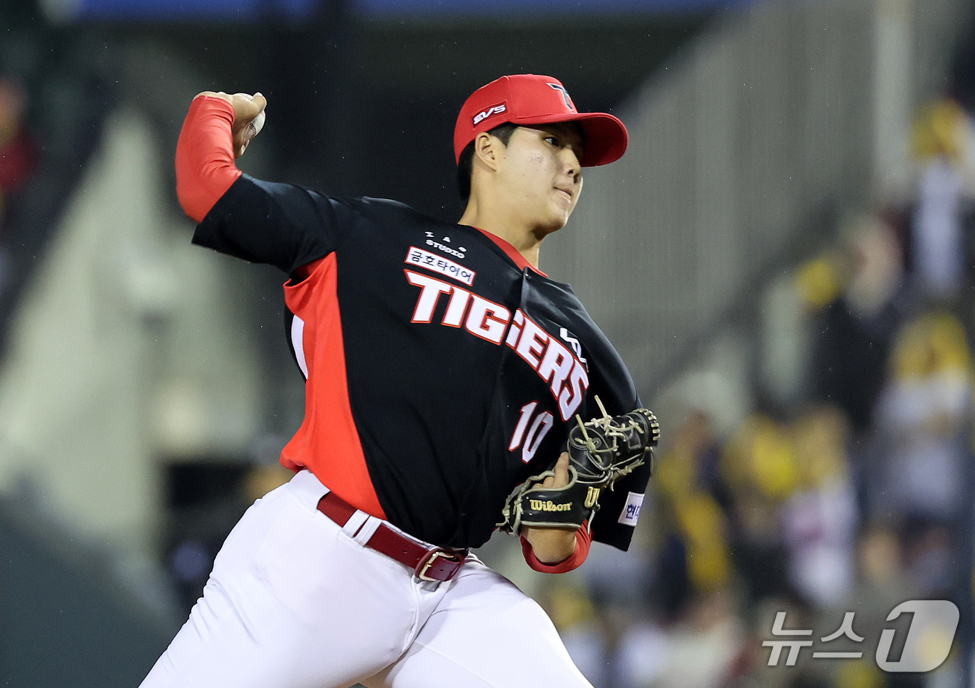 (서울=뉴스1) 박지혜 기자 = 20일 오후 서울 잠실야구장에서 열린 프로야구 2026 신한 SOL KBO 포스트시즌 준플레이오프 3차전 KIA 타이거즈와 LG 트윈스의 경기, 8 …
