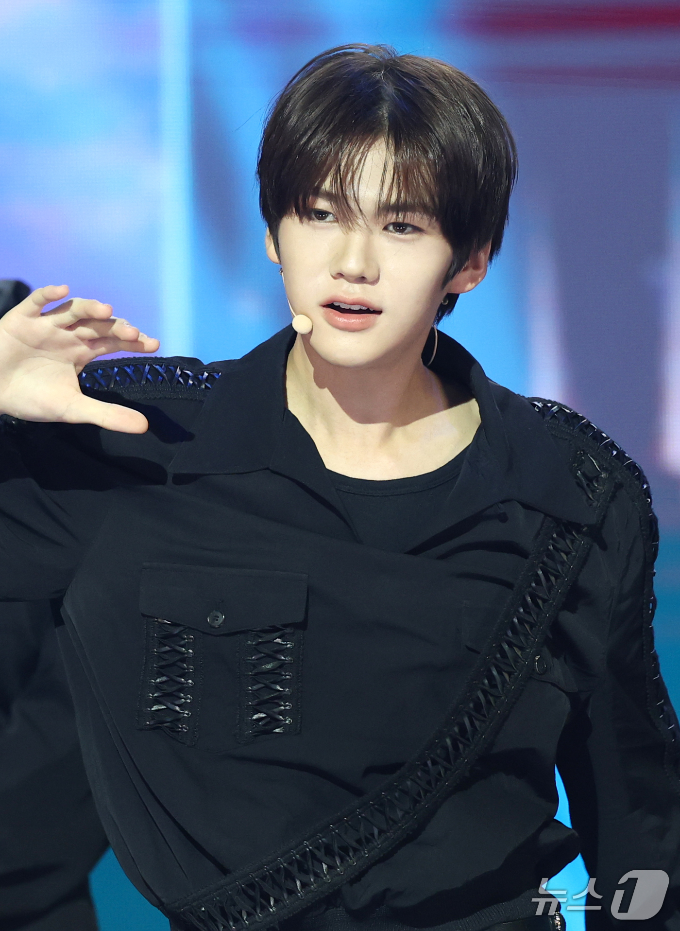 (서울=뉴스1) 권현진 기자 = A20 SOUL(에이투오 소울) 문이 20일 오후 서울 마포구 상암 SBS프리즘타워에서 열린 SBS Life 음악 방송 ‘더 쇼(THE SHOW)’ …