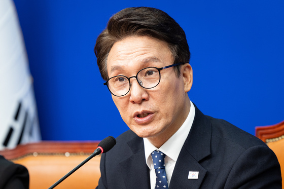 김민석 "조희대 탄핵, 국민 설득력 높여야…국조 등 차근차근할 것"