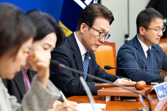 민주, '소방 설화' 추미애·부승찬에 경고 조치…"무거운 성찰 촉구"