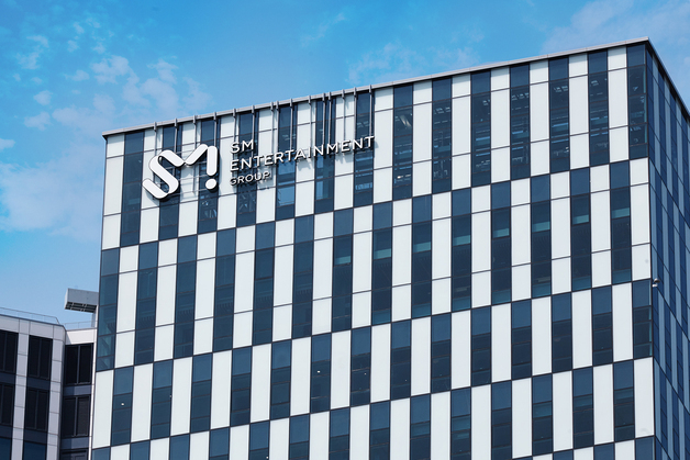 SM C&C, 5:1 주식병합 추진…사업 포트폴리오 재편
