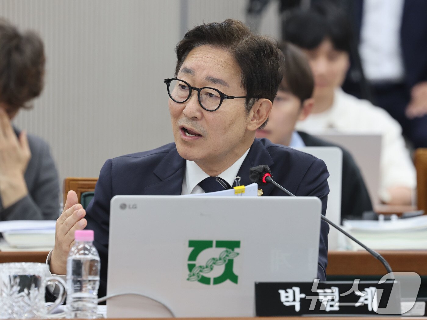 본문 이미지 - 박범계 더불어민주당 의원이 21일 전남광주통합특별시 북구 용봉동 전남대학교에서 열린 교육위원회의 강원대·부산대·전남대·충남대·한국교통대·충북대·제주대·전북대·청주교육대·국립공주대·공주교육대에 대한 2026년도 국정감사에서 질의하고 있다. 2026.10.21 ⓒ 뉴스1 박지현 기자