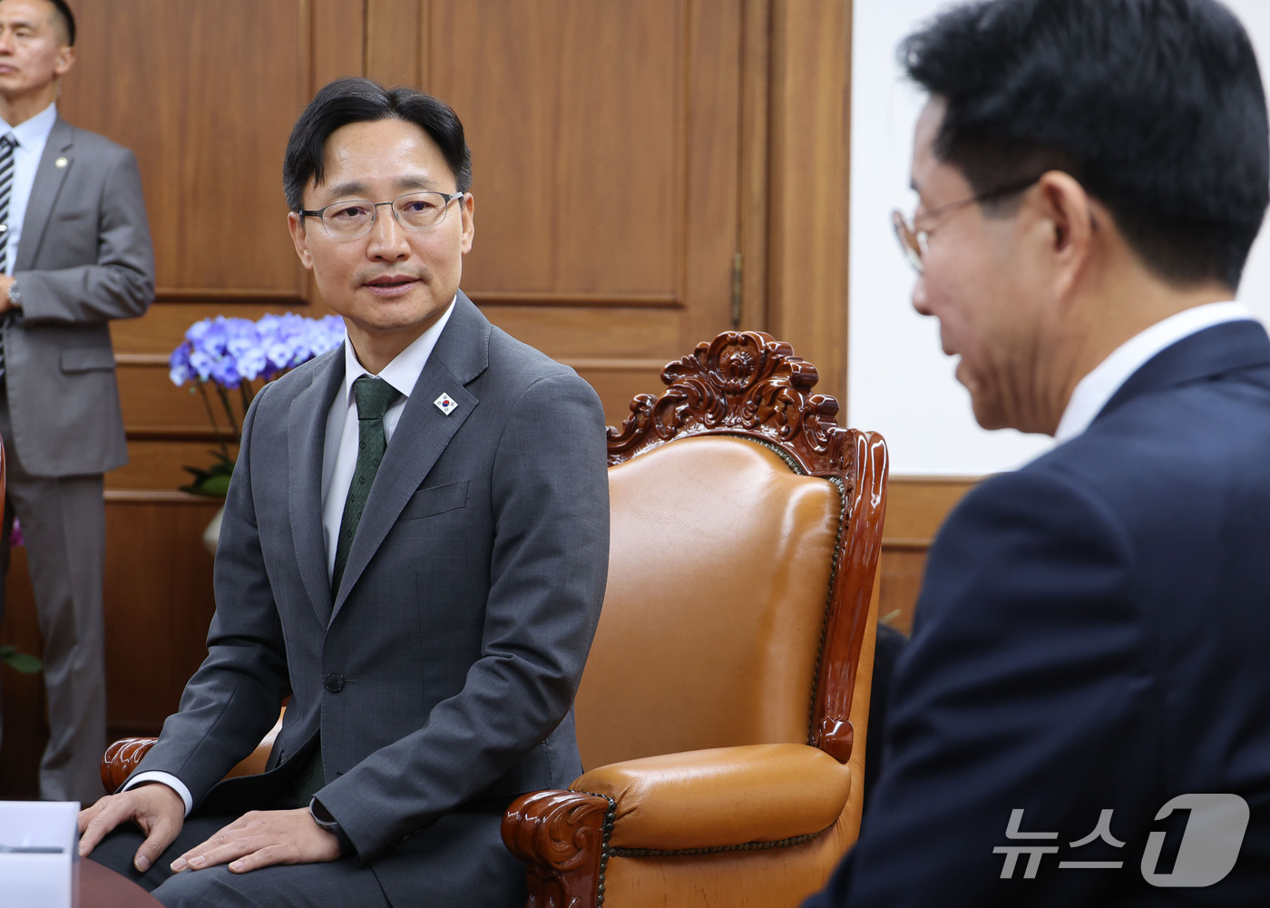 (서울=뉴스1) 황기선 기자 = 임광현 신임 대통령 비서실장이 21일 서울 여의도 국회를 방문, 조정식 국회의장을 예방하고 있다. (공동취재) 2026.10.21/뉴스1