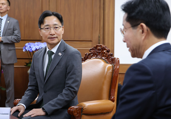 조정식 국회의장 예방한 임광현 신임 비서실장