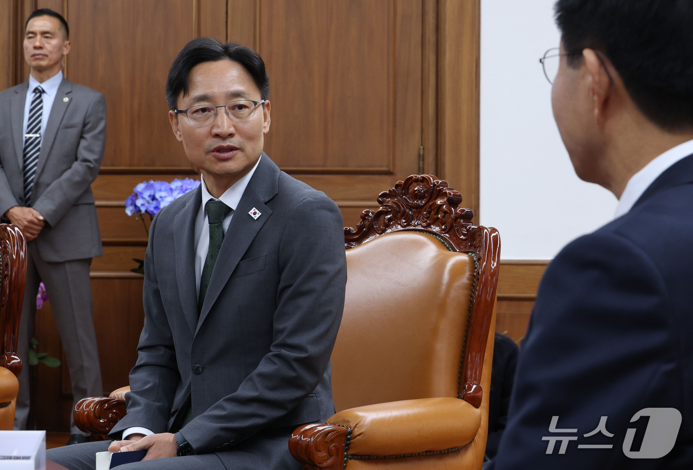 (서울=뉴스1) 황기선 기자 = 임광현 신임 대통령 비서실장이 21일 서울 여의도 국회를 방문, 조정식 국회의장을 예방하고 있다. (공동취재) 2026.10.21/뉴스1
