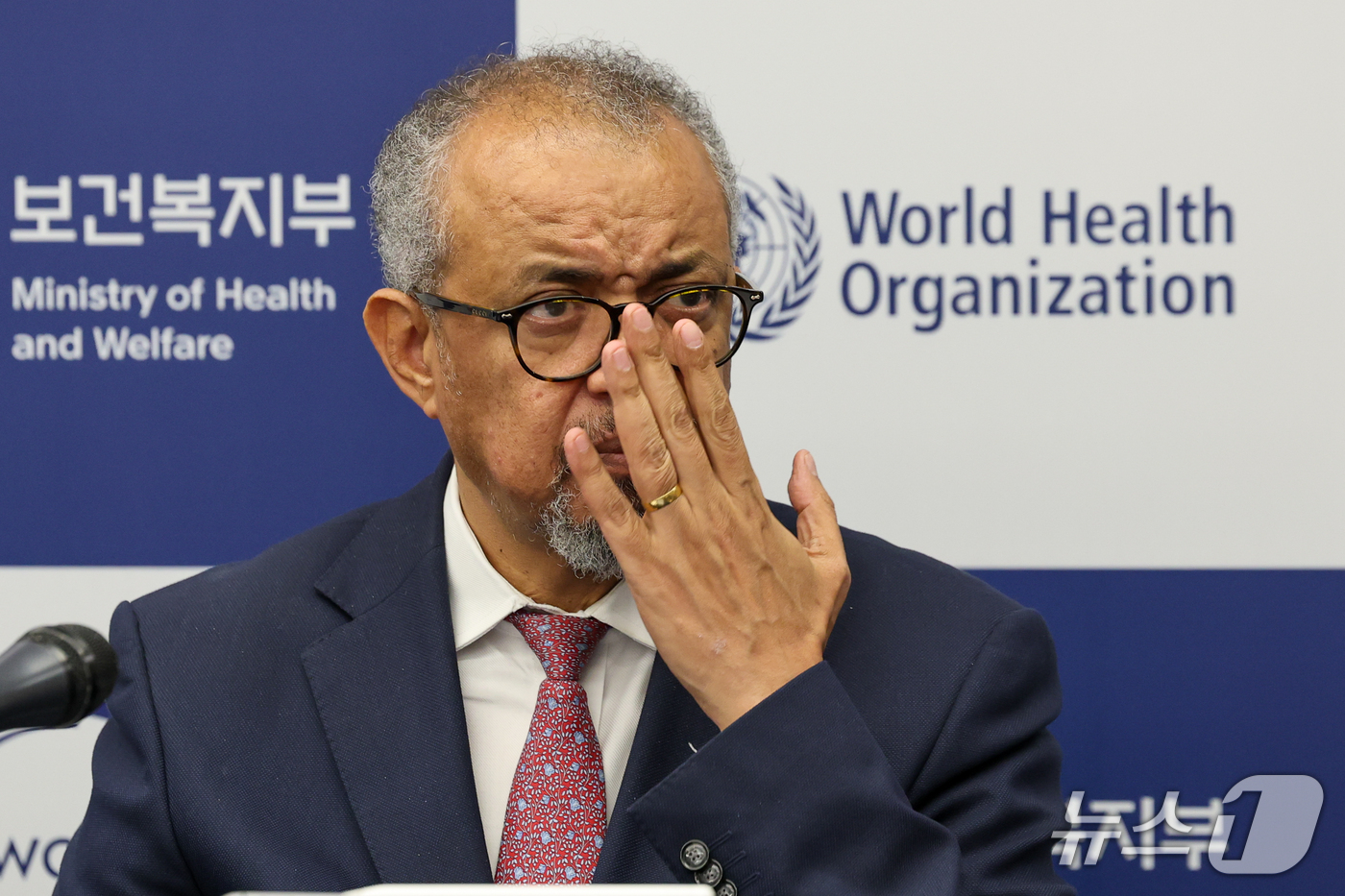(서울=뉴스1) 안은나 기자 = 테드로스 아드하놈 게브레예수스 세계보건기구(WHO) 사무총장이 21일 서울 강서구 코엑스 마곡에서 열린 2026 세계 바이오 서밋 현장 브리핑에서 …