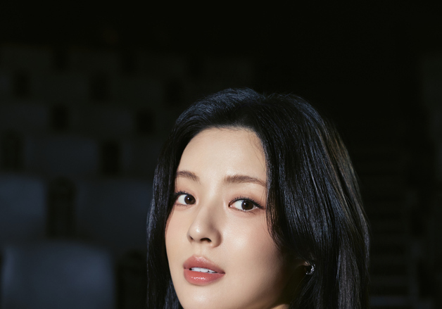 이선빈 "♥이광수 버블 구독 안 하지만 응원…둘만의 대화는 쌍방 다정"