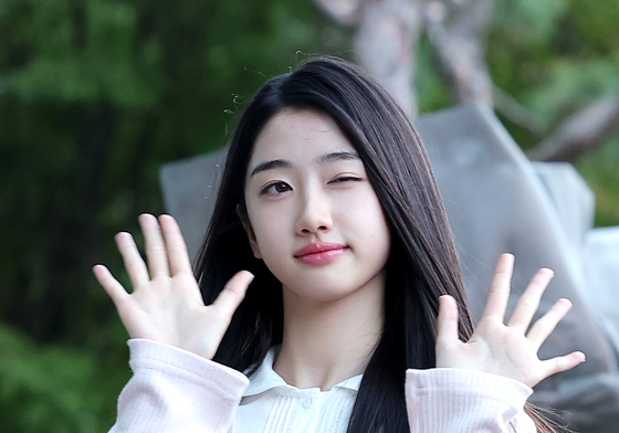 A20 LITE 아윤, 첫사랑 재질