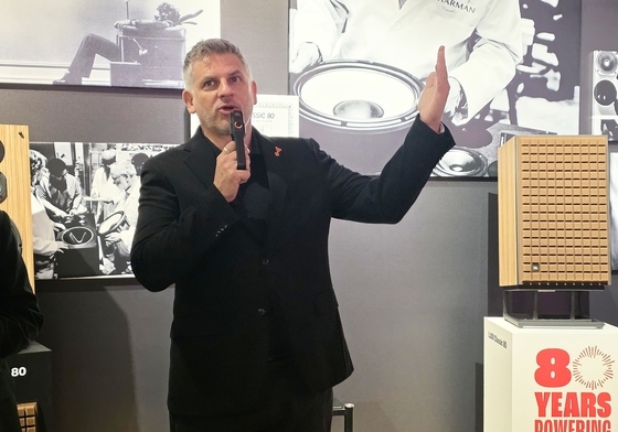 "JBL L100 센추리·B&W 노틸러스, 80년 전설의 스피커 한자리에"